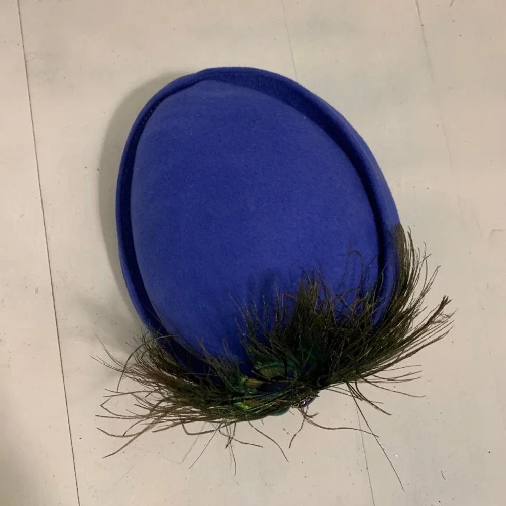Vintage 1950s blue peacock feather mask with green‎ and blue accents